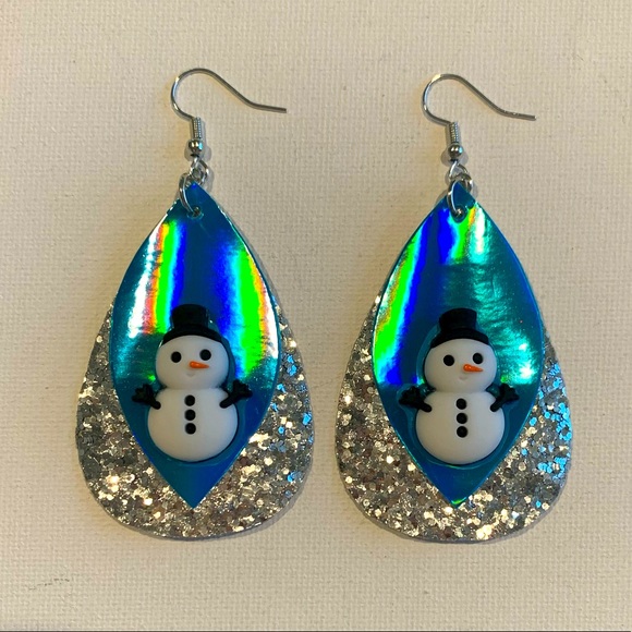 Dynamic Duo Designs Jewelry - 🎉 Host Pick 🎉 Snowman ⛄️ Earrings with faux leather glitter
